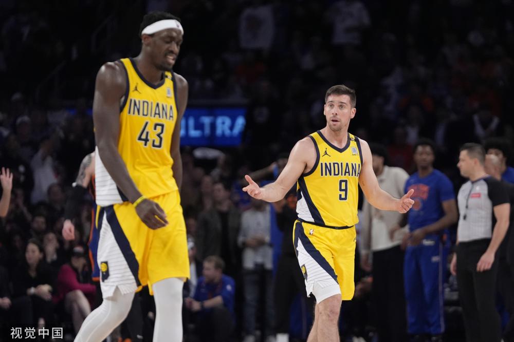 中国队通过 中国队通过