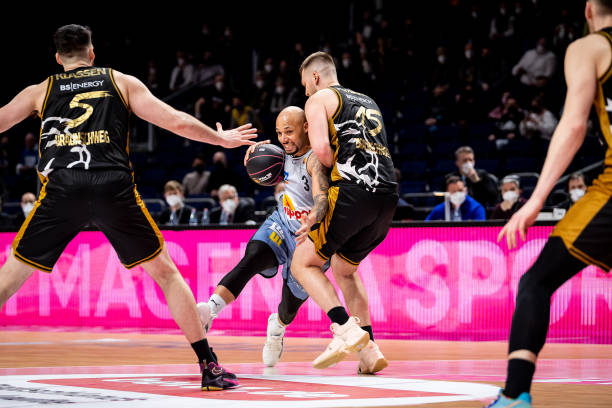 强队时毫不 强队时毫不